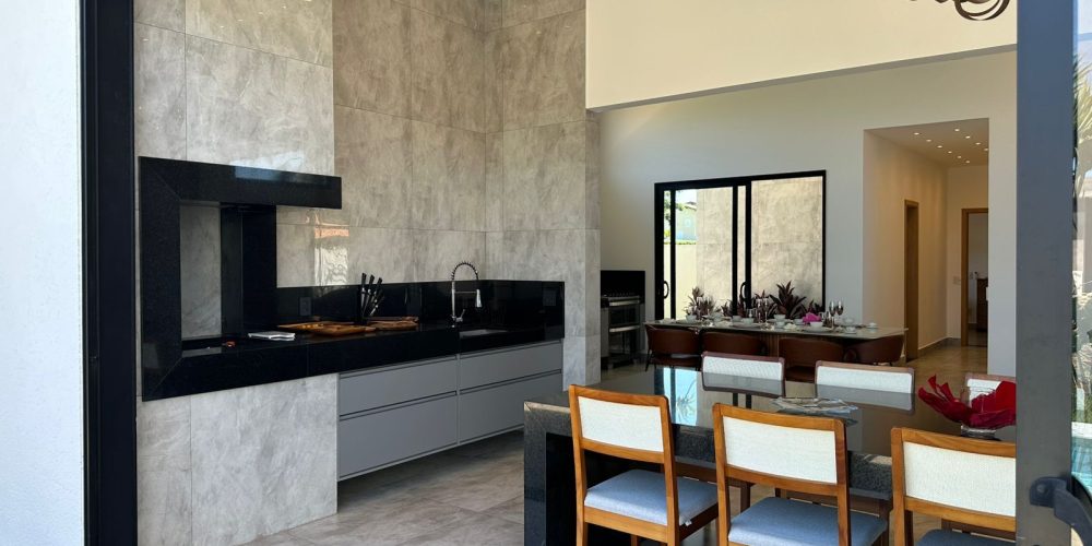 WhatsApp Image 2025-11-24 at 19.33.44 (1)